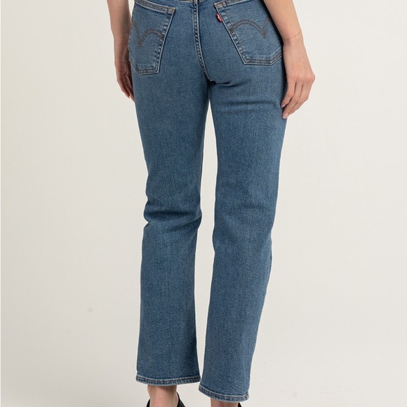 Levi’s Wedgie Straight Leg Jeans - Picture 2 of 7